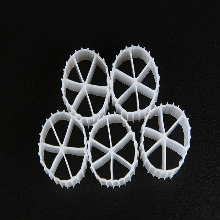 Sewage Treatment MBBR Filter Media 0.96 - 0.98g/Cm3 Density With White Color Anaerobic Tank A/O Technology