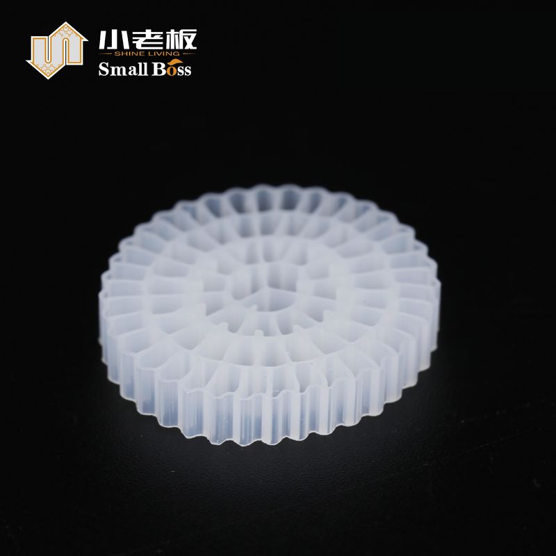Sample 75 Holes Large Surface Area White Reliable MBBR Media Bio Filter Media For RAS
