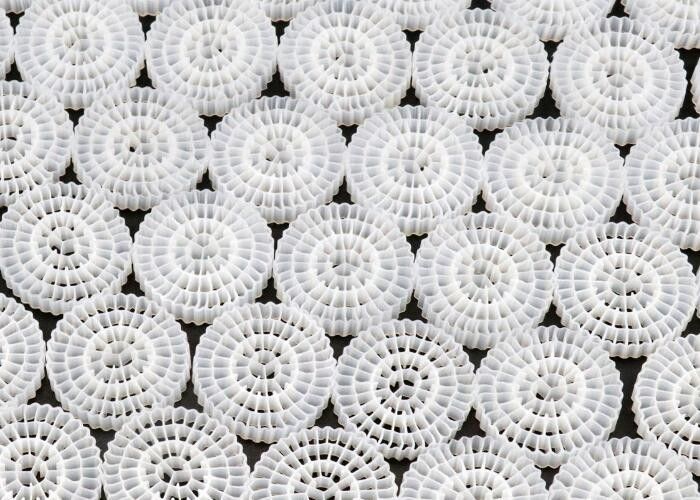 HDPE Floating Moving Bed Filter Media For Water Treatment Plant MBBR biocell