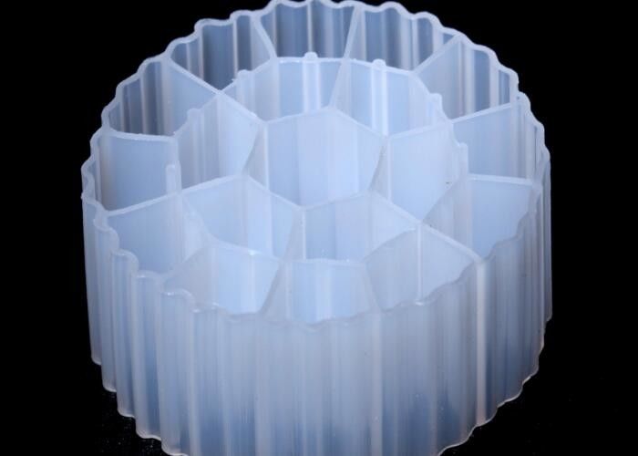 Plastic MBBR Bio Media HDPE K3 Aquaponics Filter Media 500 m2/m3 fda safty material biopipe biocell balls