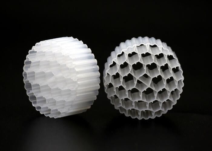 Moving Bed Biofilm Reactor MBBR Carrier Bio Balls For Chemcial Water Treatment