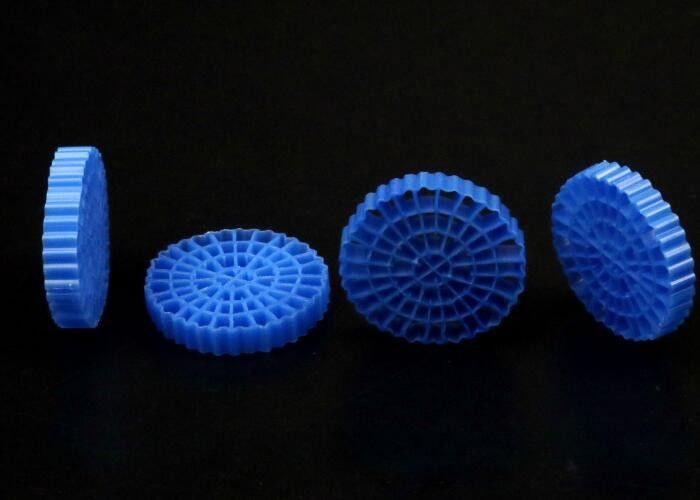Aquarium pond fish blue color MBBR floating carrier large surface aera >1200M2/M3 SBR technology 25*4mm media