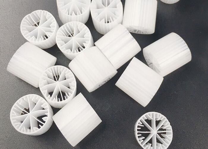 Eco Friendly Anaerobic Tank Water Treatment MBBR Bio Media 15*15mm Large Surface Area