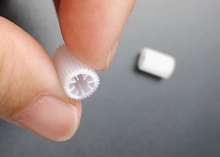 Virgin HIPS Material MBBR Filter Media Floating Micro biopipe Media For Sewage Treatment