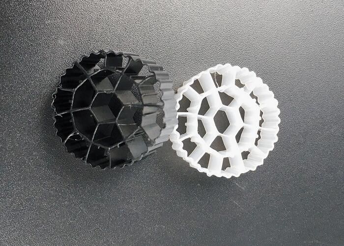 Plastic MBBR Bio Media HDPE K3 Aquaponics Filter Media 500 m2/m3 fda safty material biopipe biocell balls