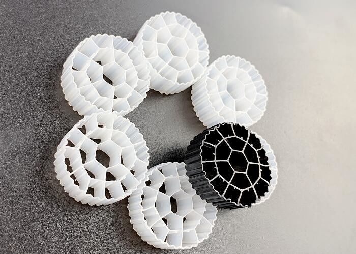 Plastic MBBR Bio Media HDPE K3 Aquaponics Filter Media 500 m2/m3 fda safty material biopipe biocell balls