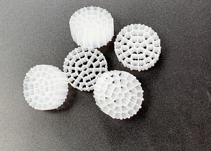 Virgin HDPE IFAS Technology MBBR Floating Filter Media White Color