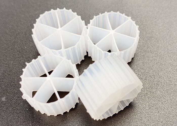 PE04 Big Surface Area White Color MBBR Bio Media 6 Rooms 800m2/M3