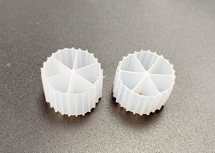 Big Surface Area PE04 Virgin HDPE White Color Mbbr Biocell Filter Media 800m2/M3