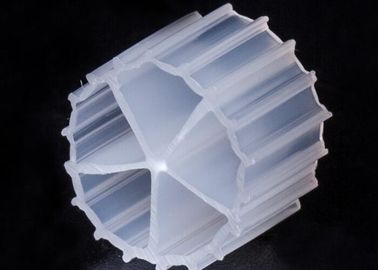 Kaldnes MBBR Bio Carrier White Color For RAS Waste Water Treatment 10*7mm 5 Holes Large Surface Area Mix Well